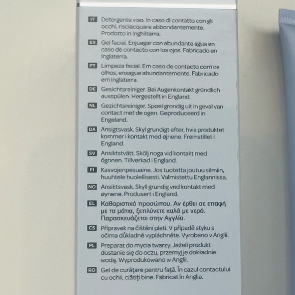 ELEMIS CLARIFYING CLAY WASH SKIN CLEARING FACIAL WASH - Picture 2 of 6